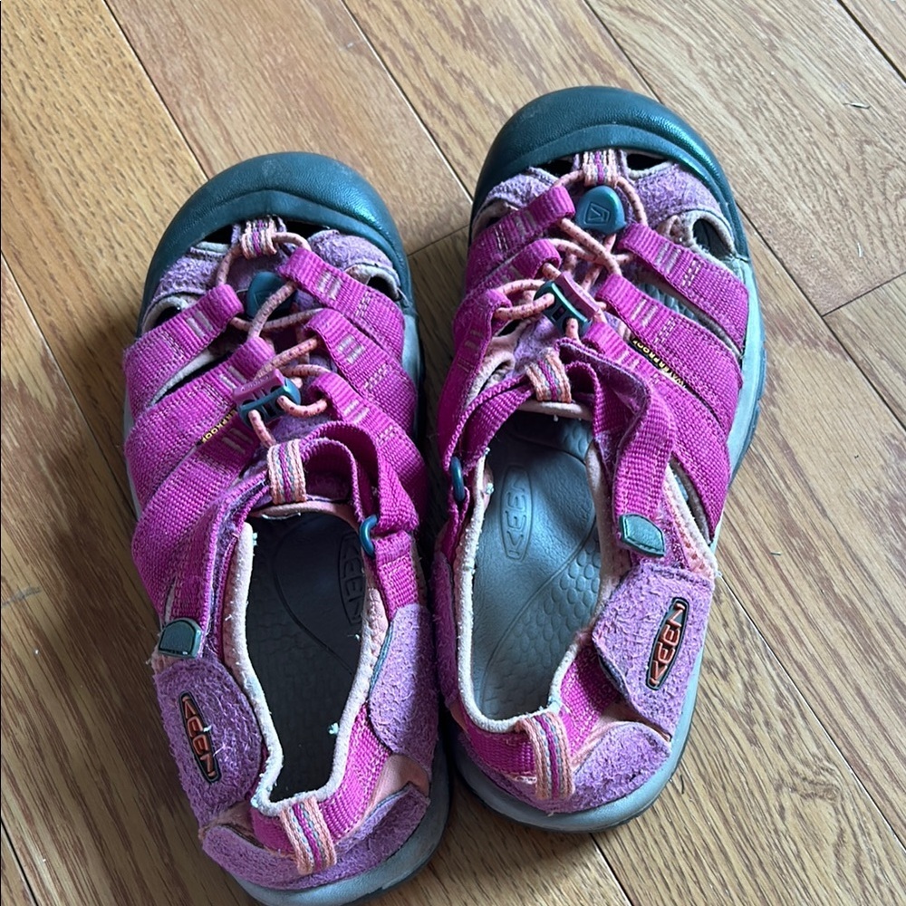 KEEN size 5 youth Outdoor Sandals pink orange grey waterproof good condition